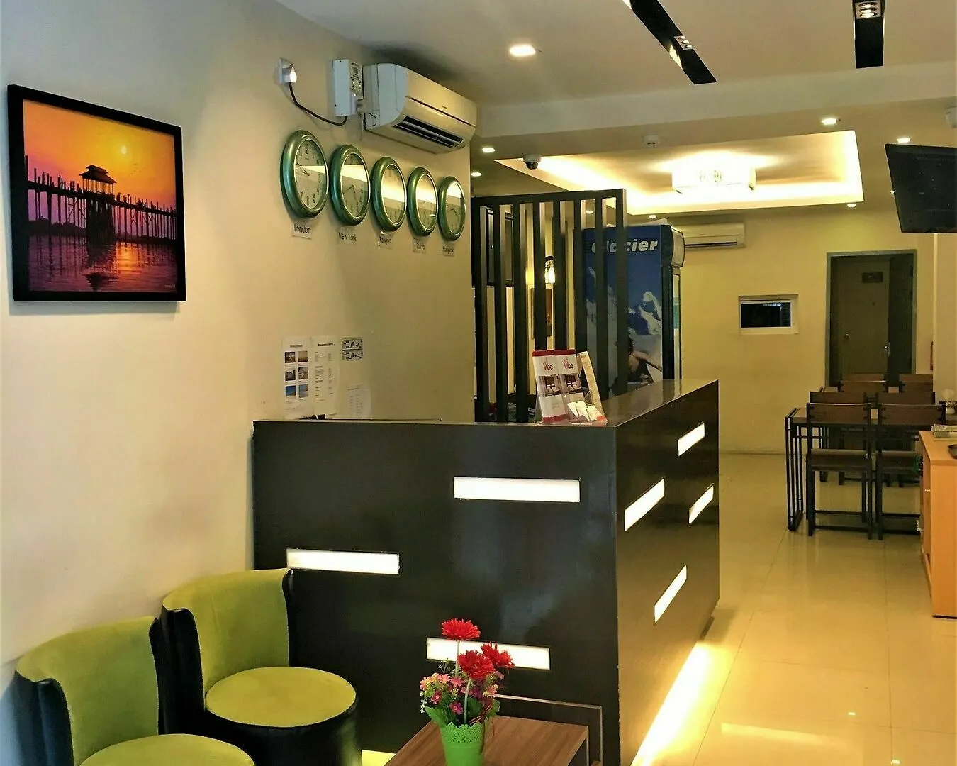 Hotel The Vibe Inn Yangon