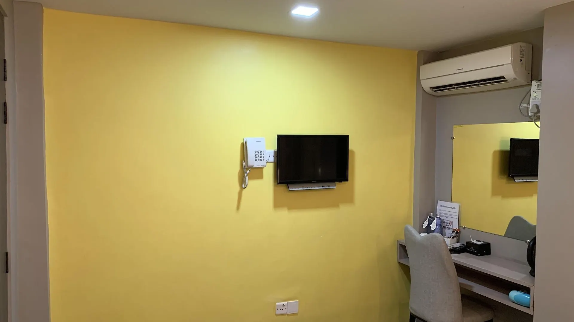 The Vibe Inn Yangon Hotel